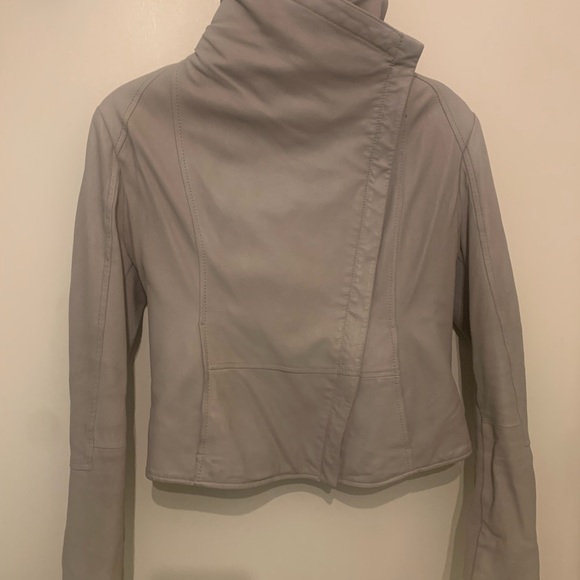 BCBG size S grey leather jacket - Picture 5 of 8
